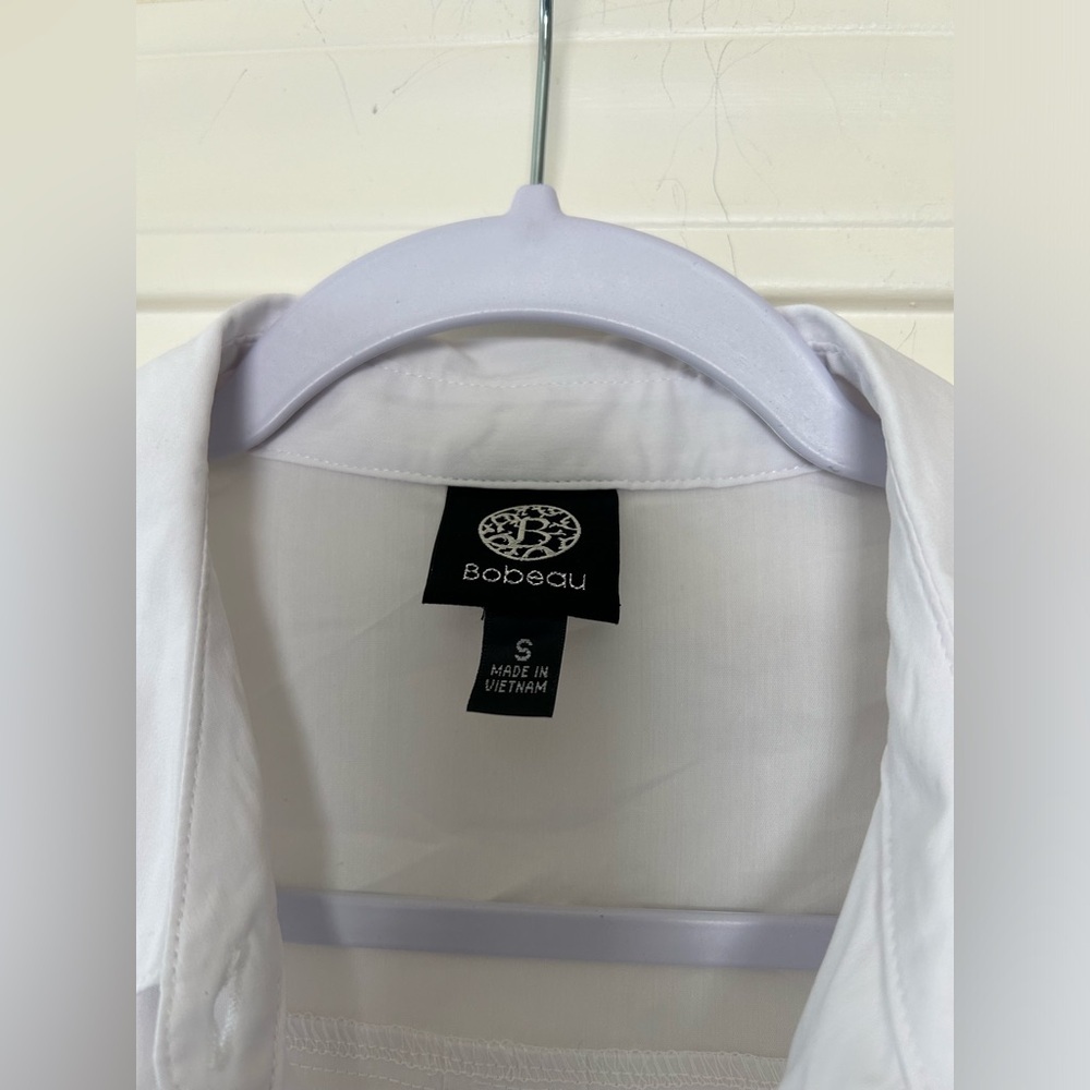 Bobeau White Dress Shirt with Three-Quarter Sleeves NWOT - Picture 3 of 6